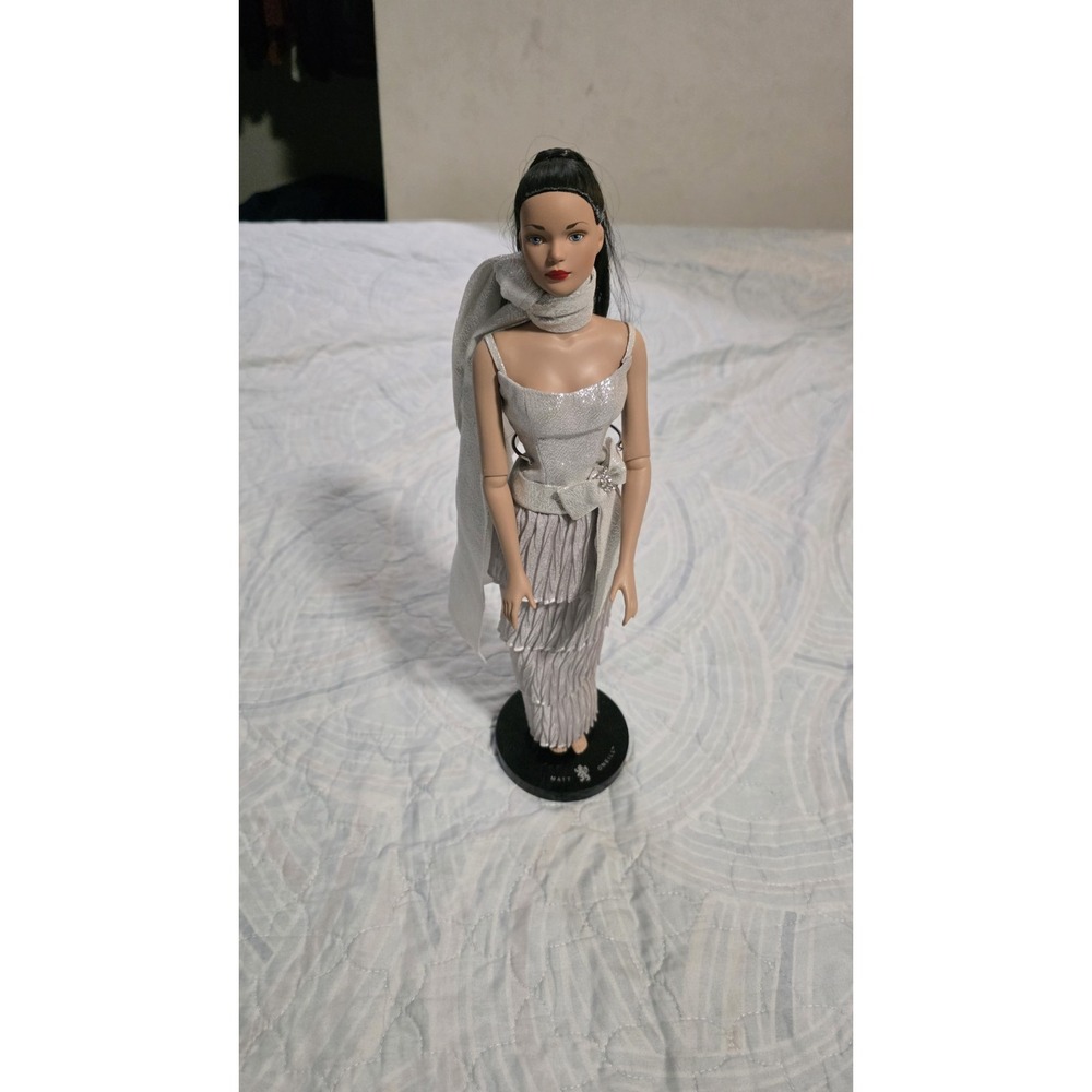 Robert Tonner 16" Vintage Fashion Doll 1997 Silver Gown Articulated Collector